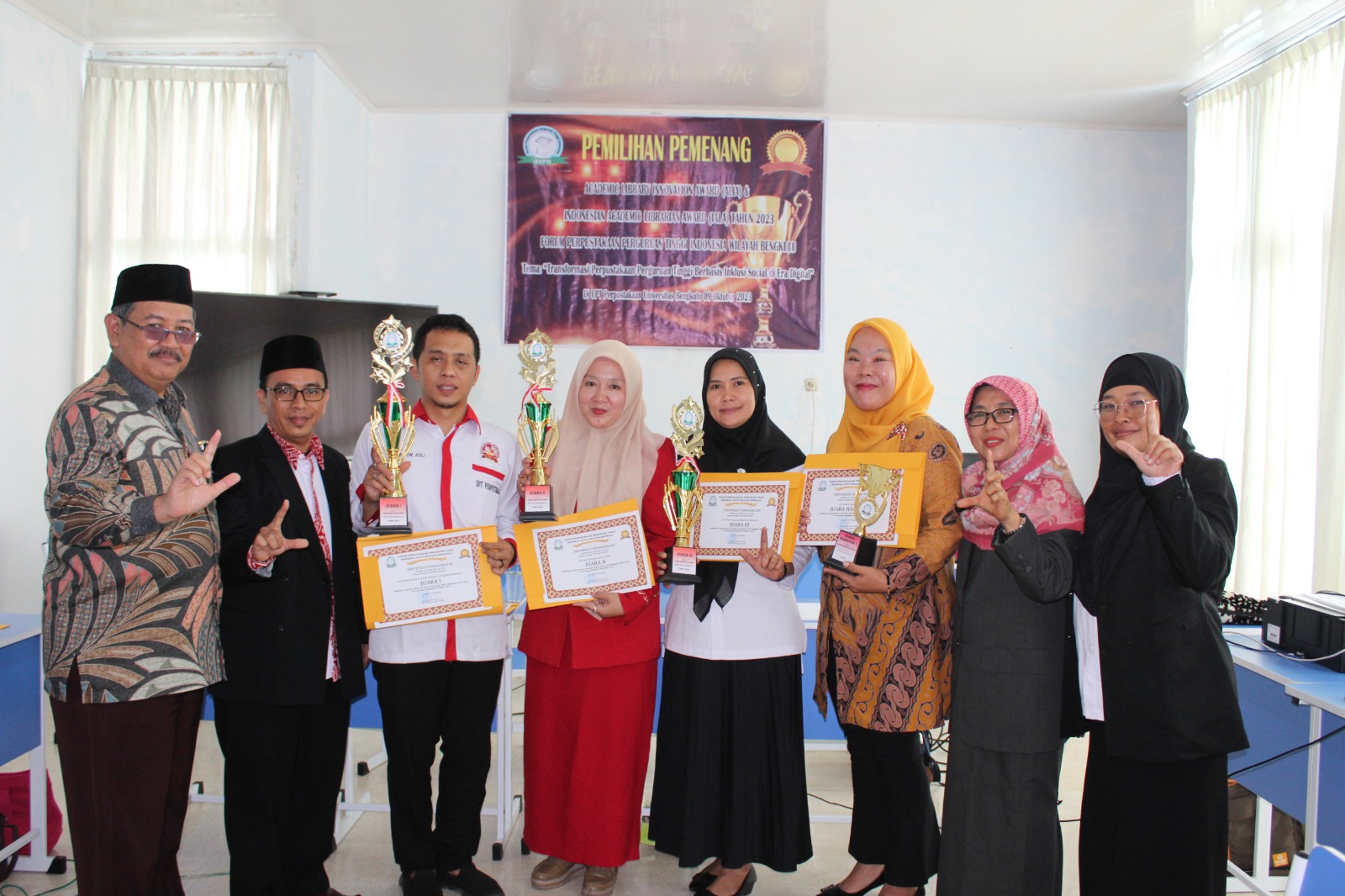 You are currently viewing Perpustakaan UIN Fatmawati Sukarno Bengkulu Raih Juara 1 Academic Library Innovation Award FPPTI Bengkulu 2023