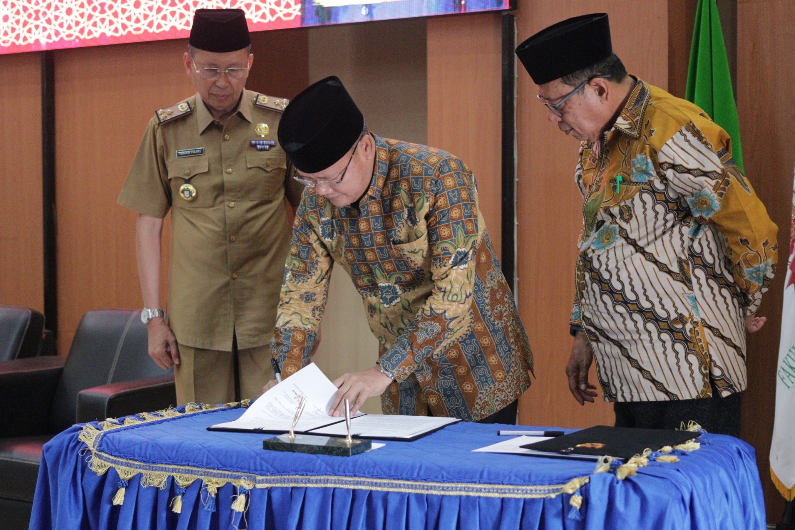 You are currently viewing Pemerintah Provinsi Bengkulu Hibah Gedung Eks STQ untuk Pengembangan UIN Fatmawati Sukarno Bengkulu