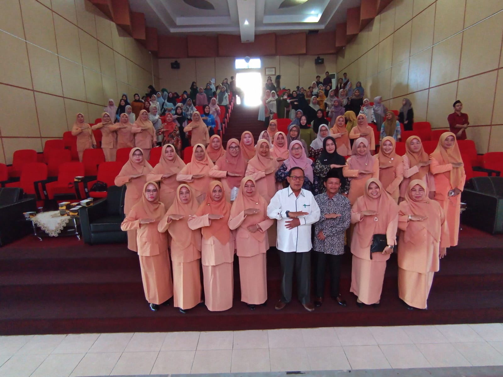 Read more about the article Perayaan HUT DWP ke-24 dan Hari Amal Bhakti Kemenag ke-79 di UIN Fatmawati Sukarno (UINFAS) Bengkulu Gelar Seminar Internasional.