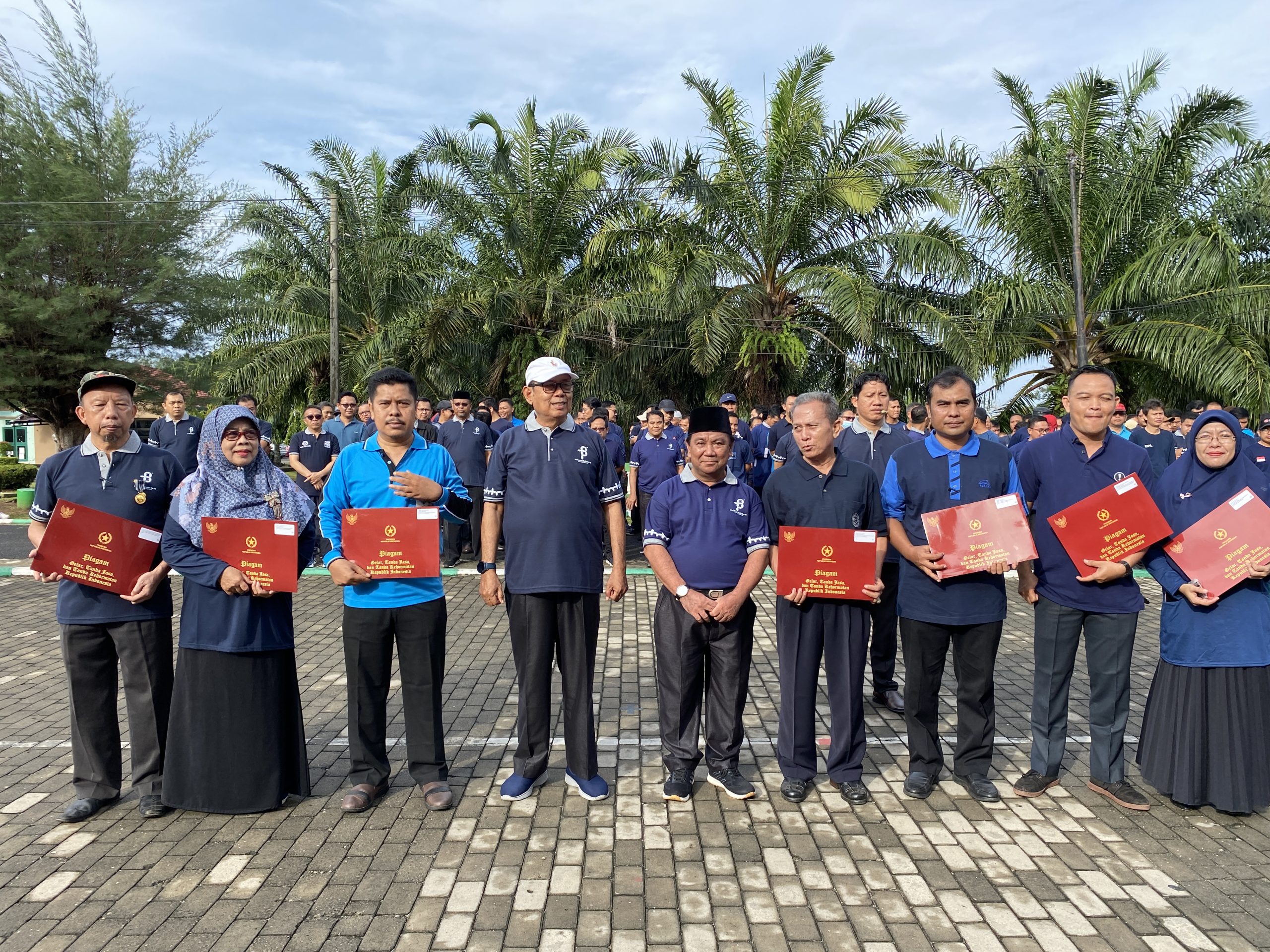 You are currently viewing UIN Fatmawati Sukarno Bengkulu Berikan Penghargaan Purna Bhakti dan Satya Lencana Karya Satya dalam Apel Hari Amal Bhakti ke-78 Kemenag RI Tahun 2024