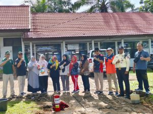 Klinik UINFAS Bengkulu Dapat Pelatihan Penggunaan Alat Pemadam Kebakaran.