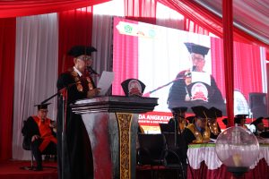 Sambutan Penuh Semangat dari Rektor UIN Fatmawati Sukarno Bengkulu di Wisuda Angkatan VII