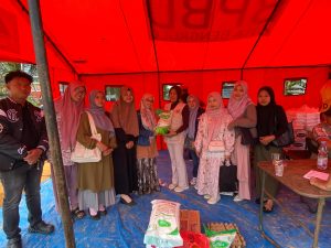 Mahasiswa S2 Ekonomi Syariah Pascasarjana UIN Fatmawati Sukarno Bengkulu Gelar Aksi Peduli Gempa di Perumahan Reflesia Asri
