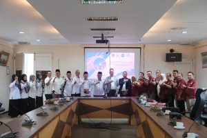 Read more about the article Kepala Biro AUPK Gelar Rapat Evaluasi Perdana Kinerja Jasa Kebersihan dan Keamanan Semester I 2025
