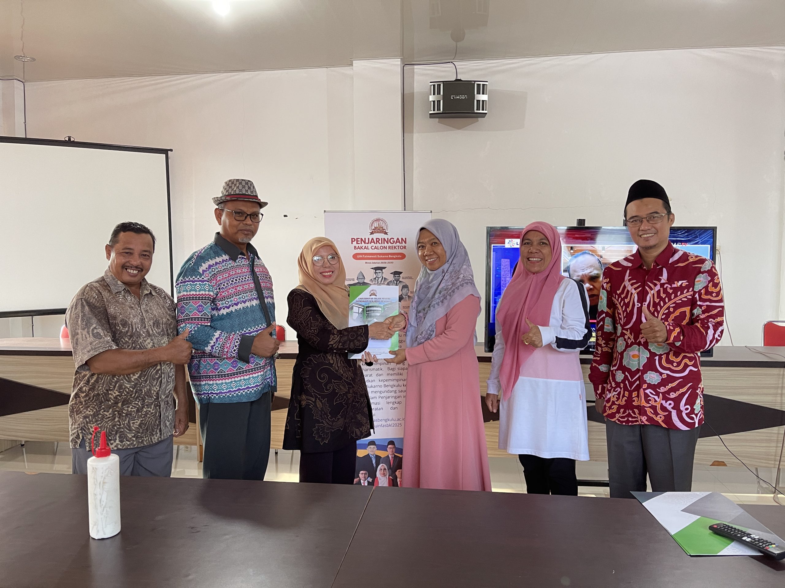 Read more about the article Prof. Asnaini, Guru Besar Perempuan Pertama yang Daftar sebagai Bakal Calon Rektor UIN FAS Bengkulu 2026–2030