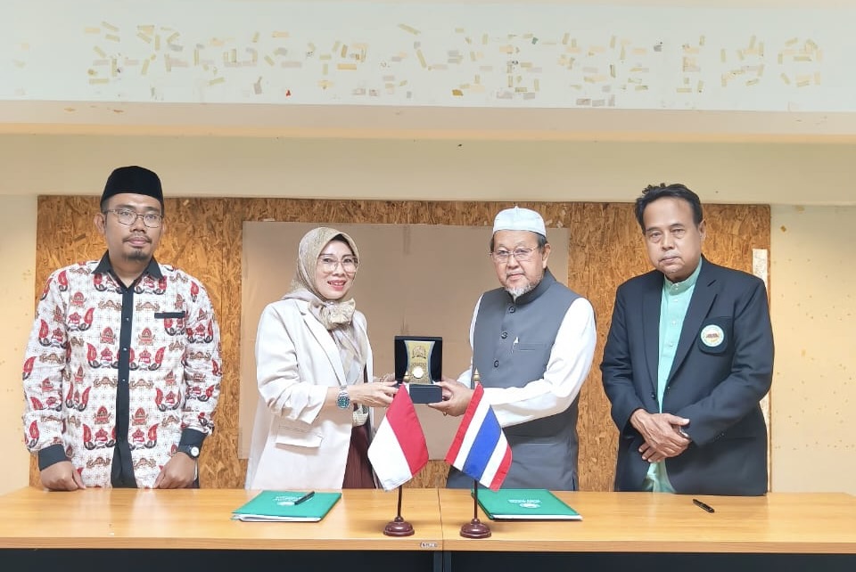 You are currently viewing Dosen UINFAS Pembicara Seminar Internasional di Fatoni University Thailand