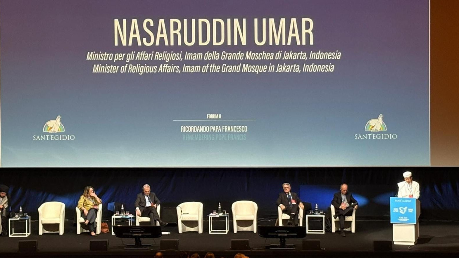 You are currently viewing Menag Nasaruddin Umar Bicara Perdamaian Dunia di Vatikan: Harmoni Umat, Warisan dari Indonesia untuk Dunia