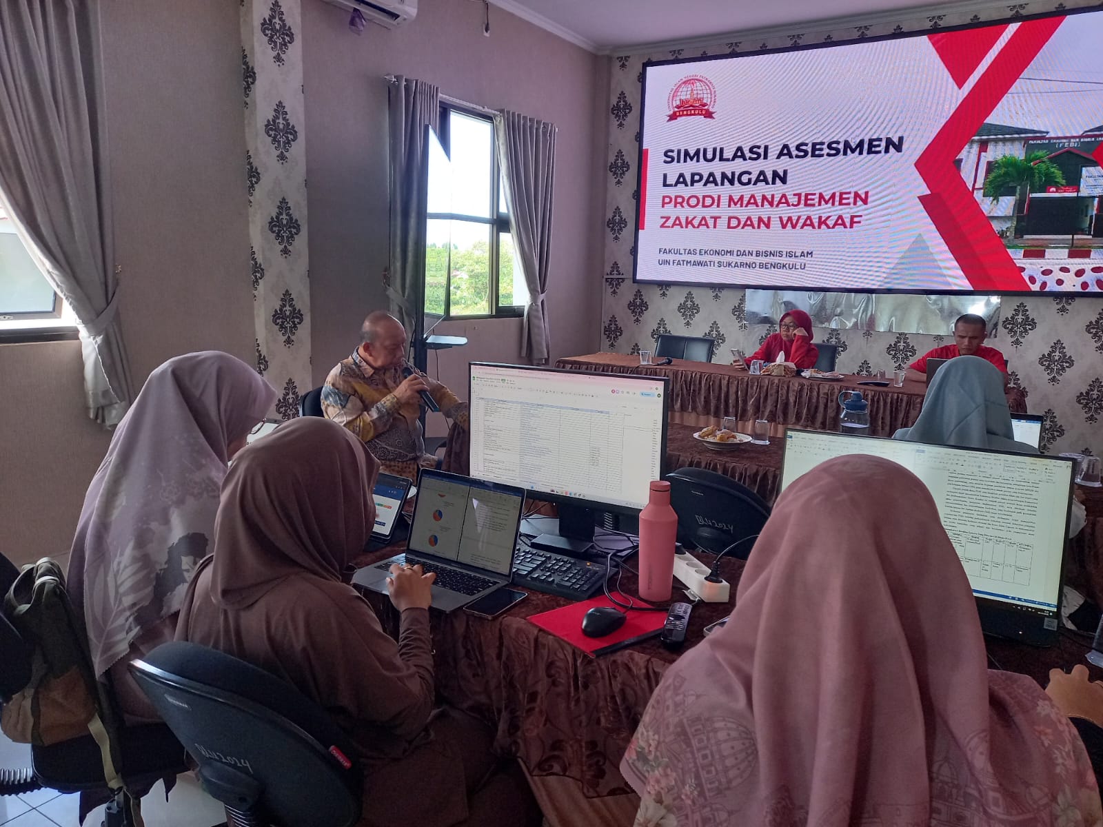 You are currently viewing Prodi Manajemen Zakat dan Wakaf FEBI UIN FAS Bengkulu Gelar Simulasi Asesmen Lapangan