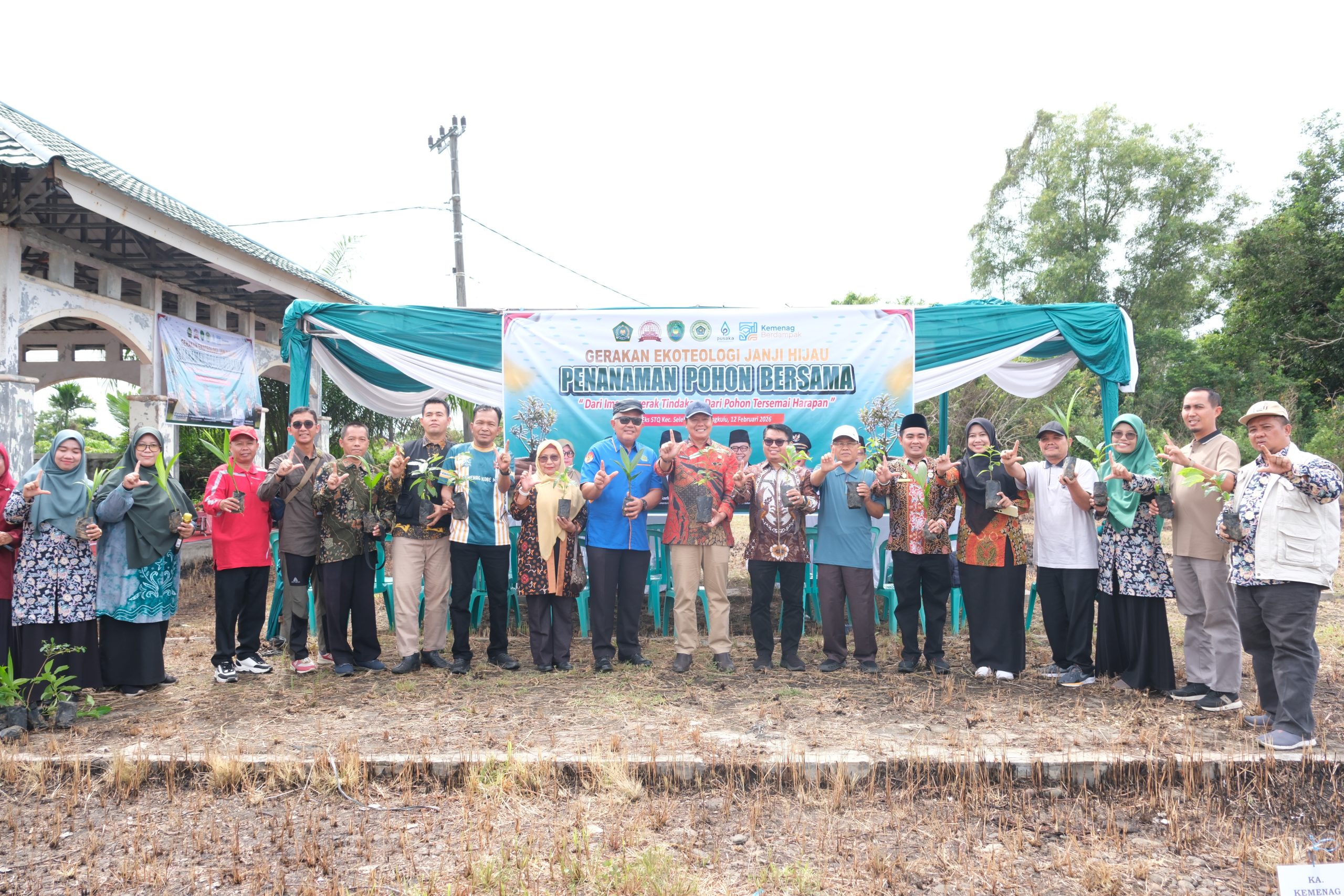 You are currently viewing Gerakan Ekoteologi Janji Hijau UINFAS Bengkulu: Kolaborasi Lintas Sektor Wujudkan Kota Asri dan Berkelanjutan
