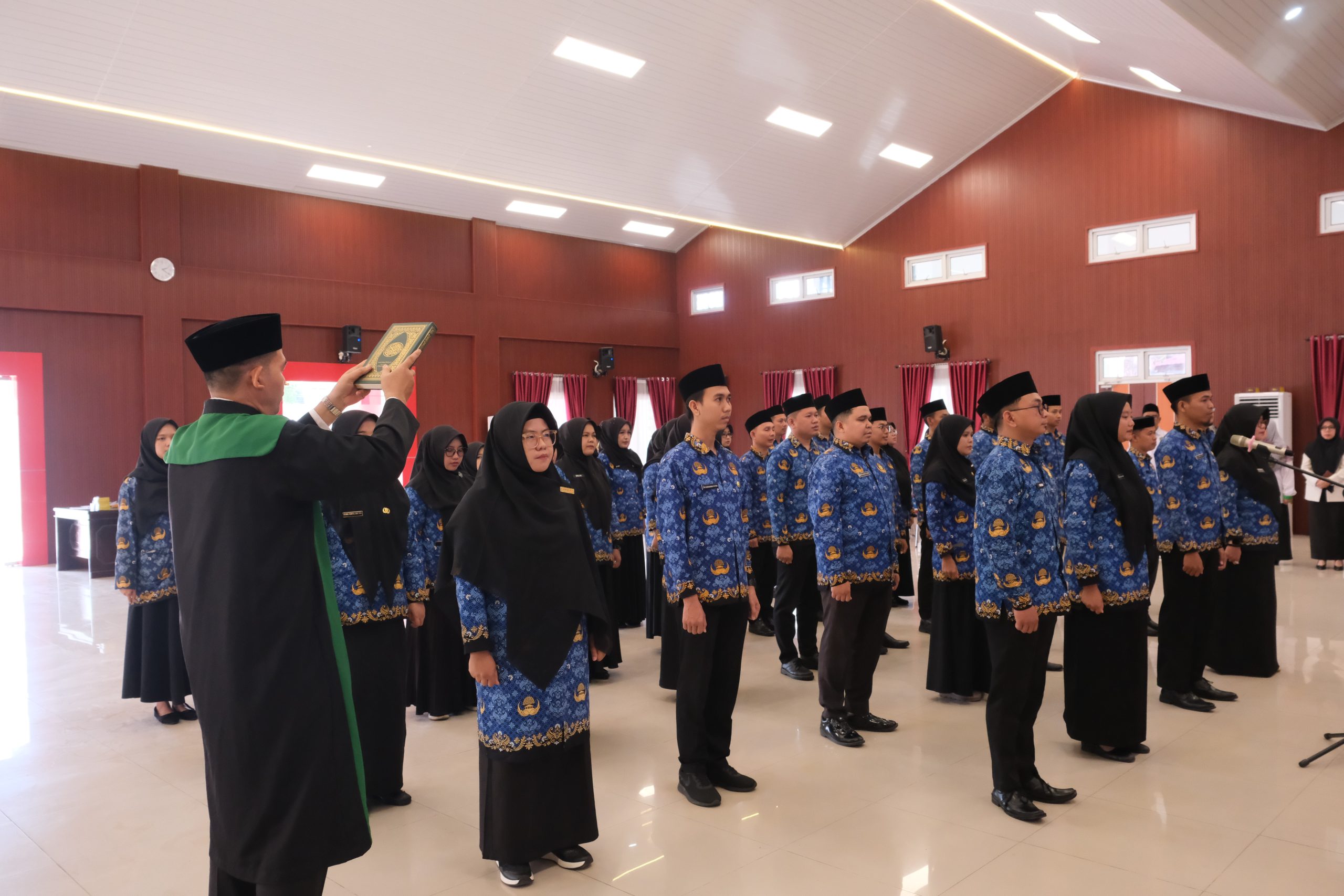 Read more about the article UIN FAS Bengkulu Kukuhkan 37 PNS Formasi 2024, Kepala Biro AUPK Tekankan Loyalitas dan Adaptasi