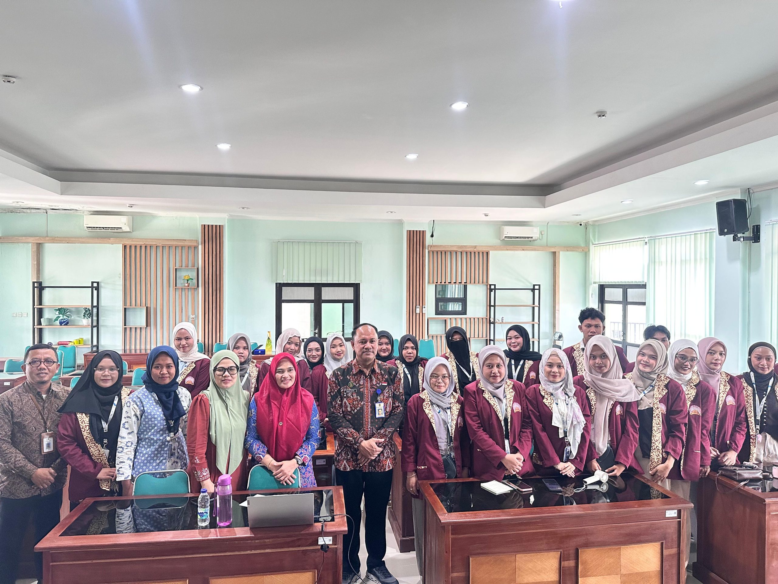 Read more about the article Perluas Wawasan Nasional, Mahasiswa KKN UIN Fatmawati Sukarno Bengkulu Belajar Strategi Pengelolaan Sampah di Yogyakarta