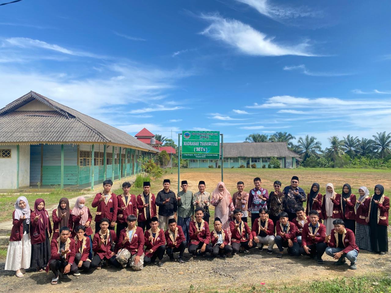 Read more about the article Perkuat Karakter dan Kompetensi Keislaman, 30 Mahasiswa PAI UIN Fatmawati Sukarno Bengkulu Jalani Pesantrenisasi di Raudlatul Ulum