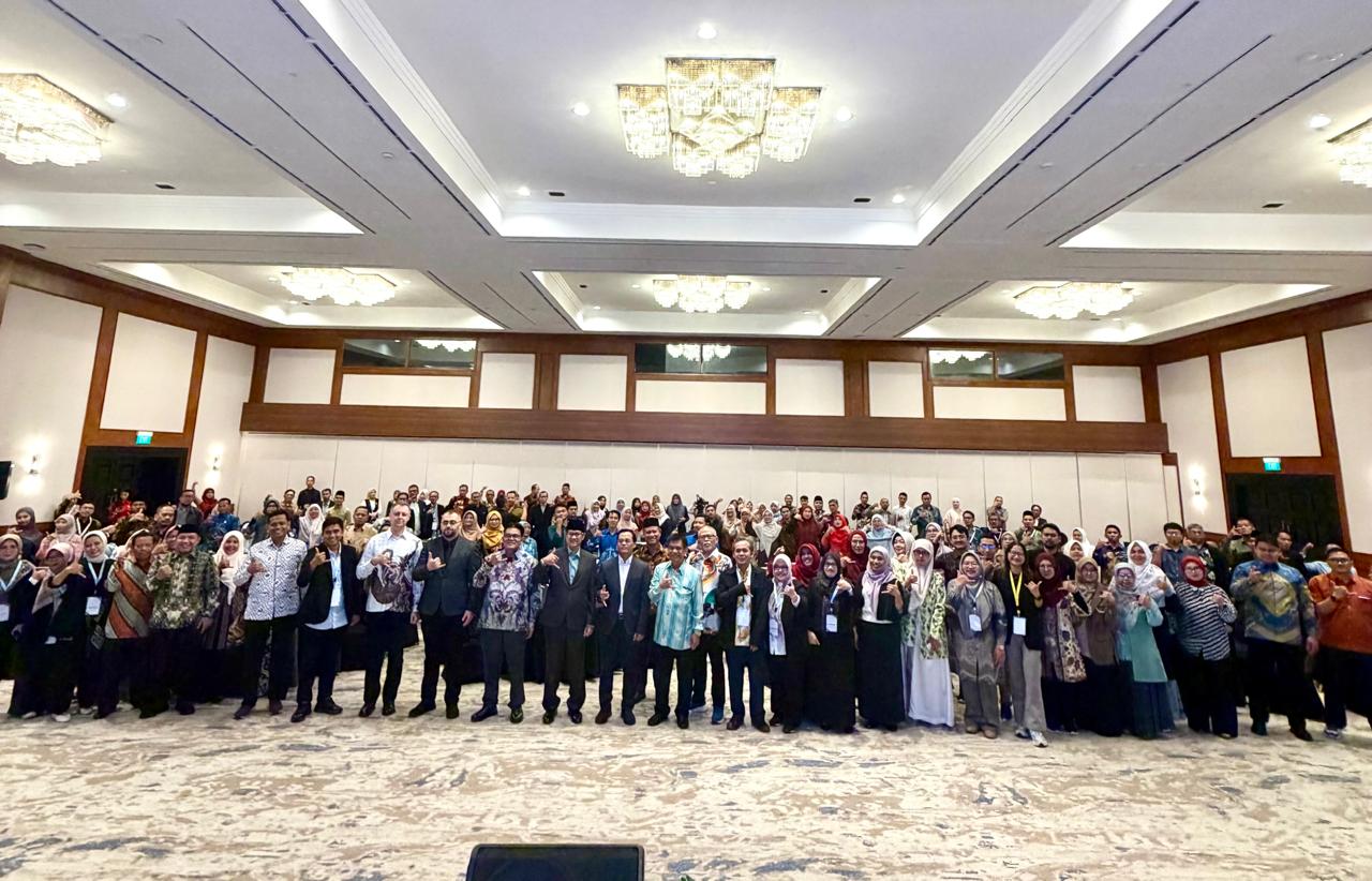 Read more about the article Dosen PAI UIN Fatmawati Sukarno Bengkulu Tampil di Konferensi Internasional, Angkat Transformasi Digital Madrasah