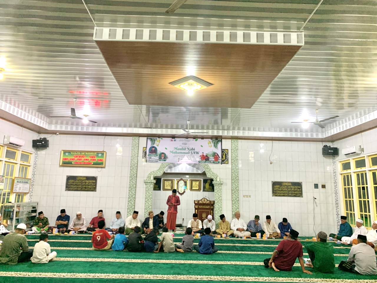 You are currently viewing Maulid Nabi di Masjid Ar-Rahman, HMJ Tarbiyah Wujudkan Pengabdian dan Praktik Ibadah Kemasyarakatan