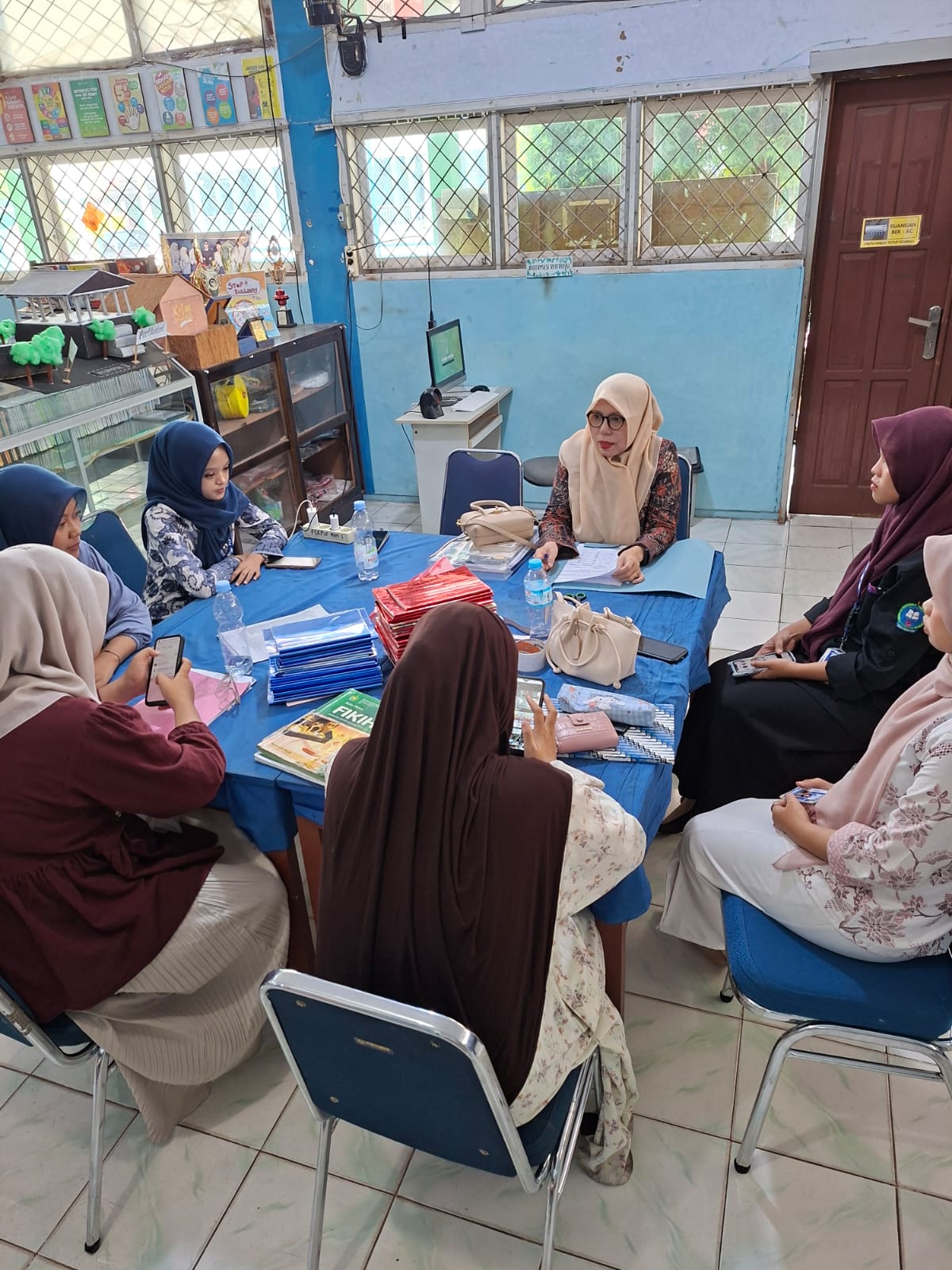 You are currently viewing Monev Asistensi Mengajar, Dekan FTT UINFAS Bengkulu Pastikan Mahasiswa Lancar Mengajar di Sekolah Mitra