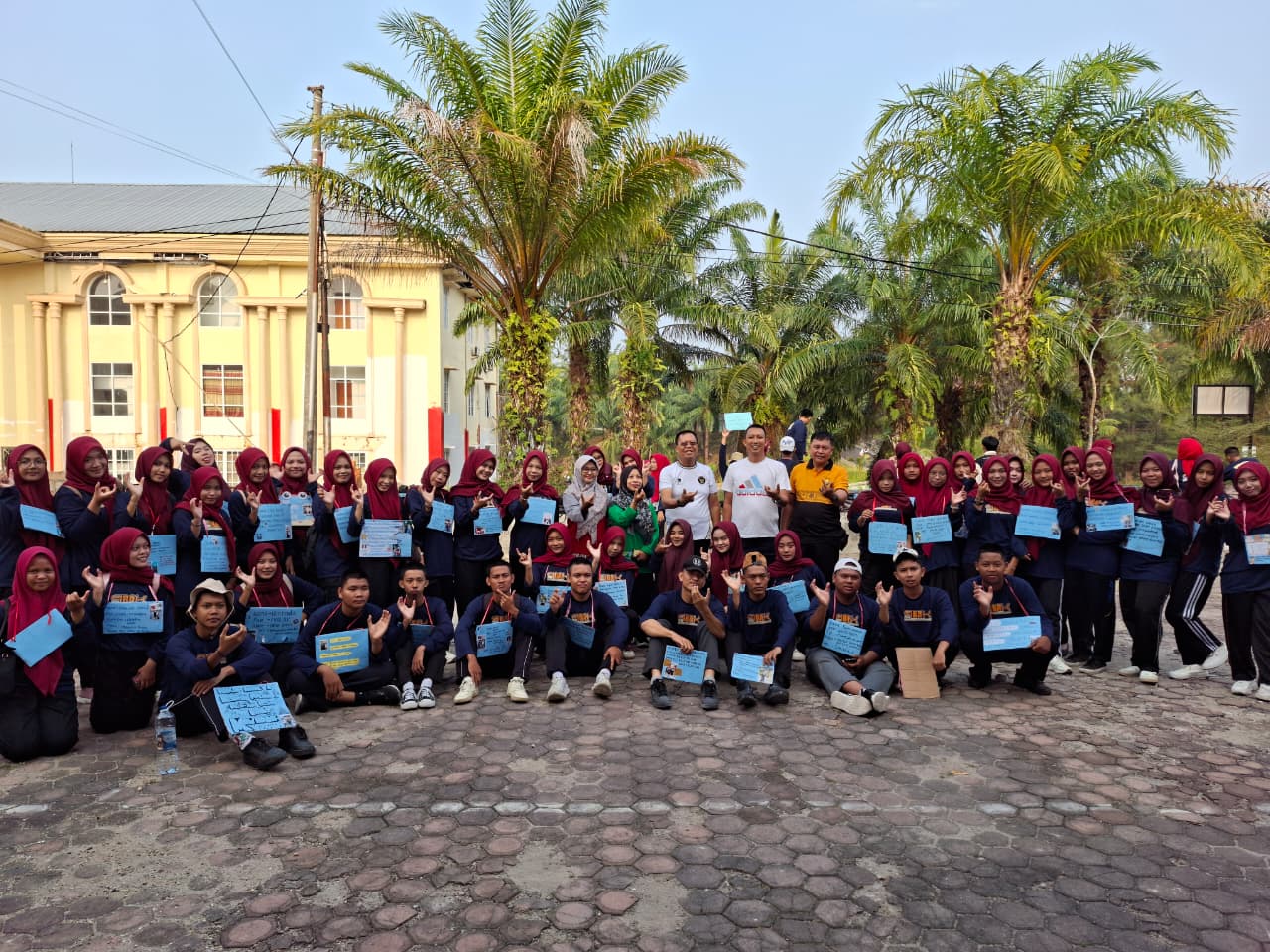 You are currently viewing Ketua DPRD Bengkulu Bekali Mahasiswa Baru Fakultas Syariah UIN FAS dengan Pesan Hukum dan Teknologi