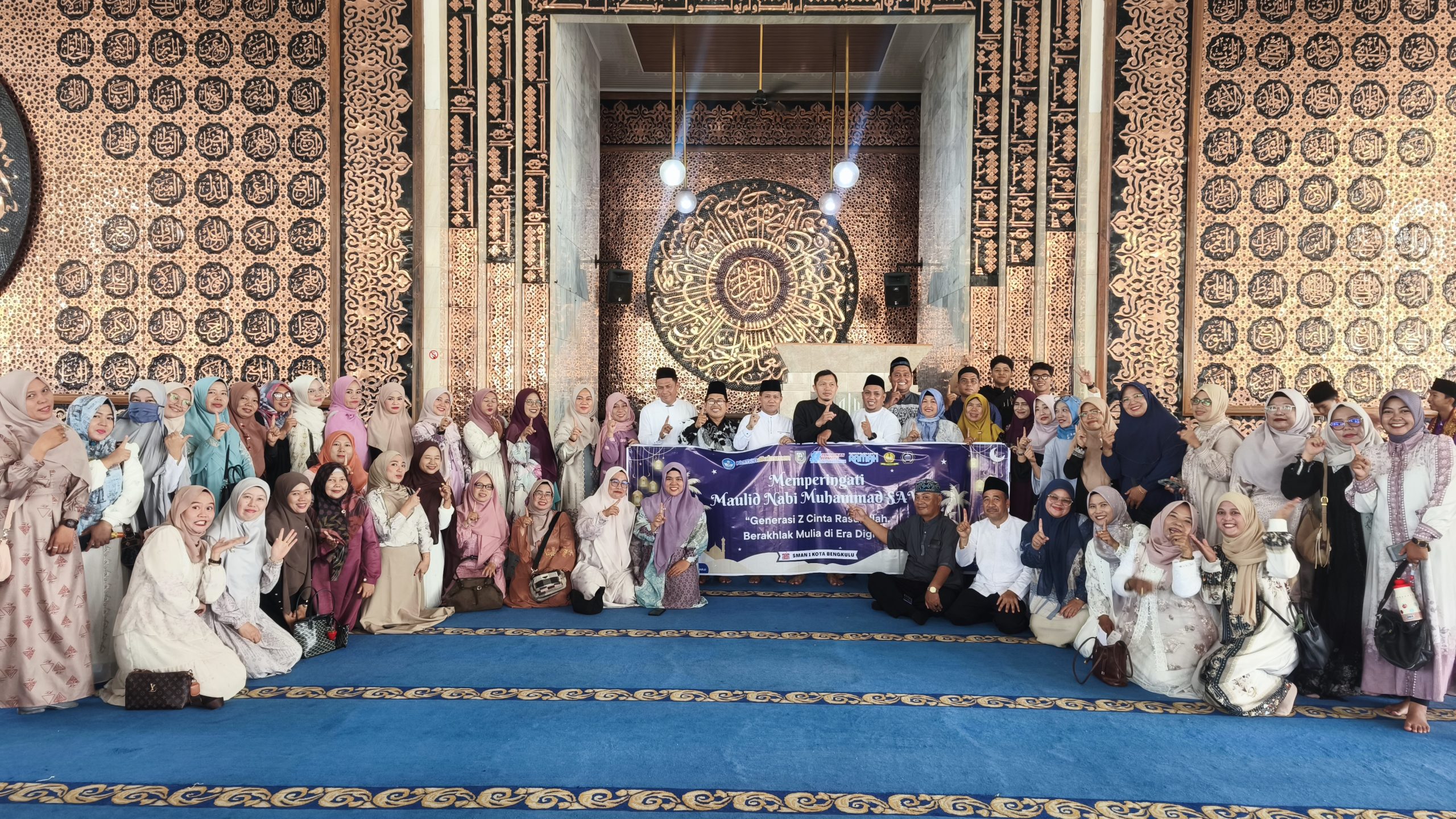 Read more about the article Maulid Nabi di SMAN 1 Kota Bengkulu, FUAD UIN Fatmawati Sukarno Motivasi 1.200 Siswa Lanjut Kuliah