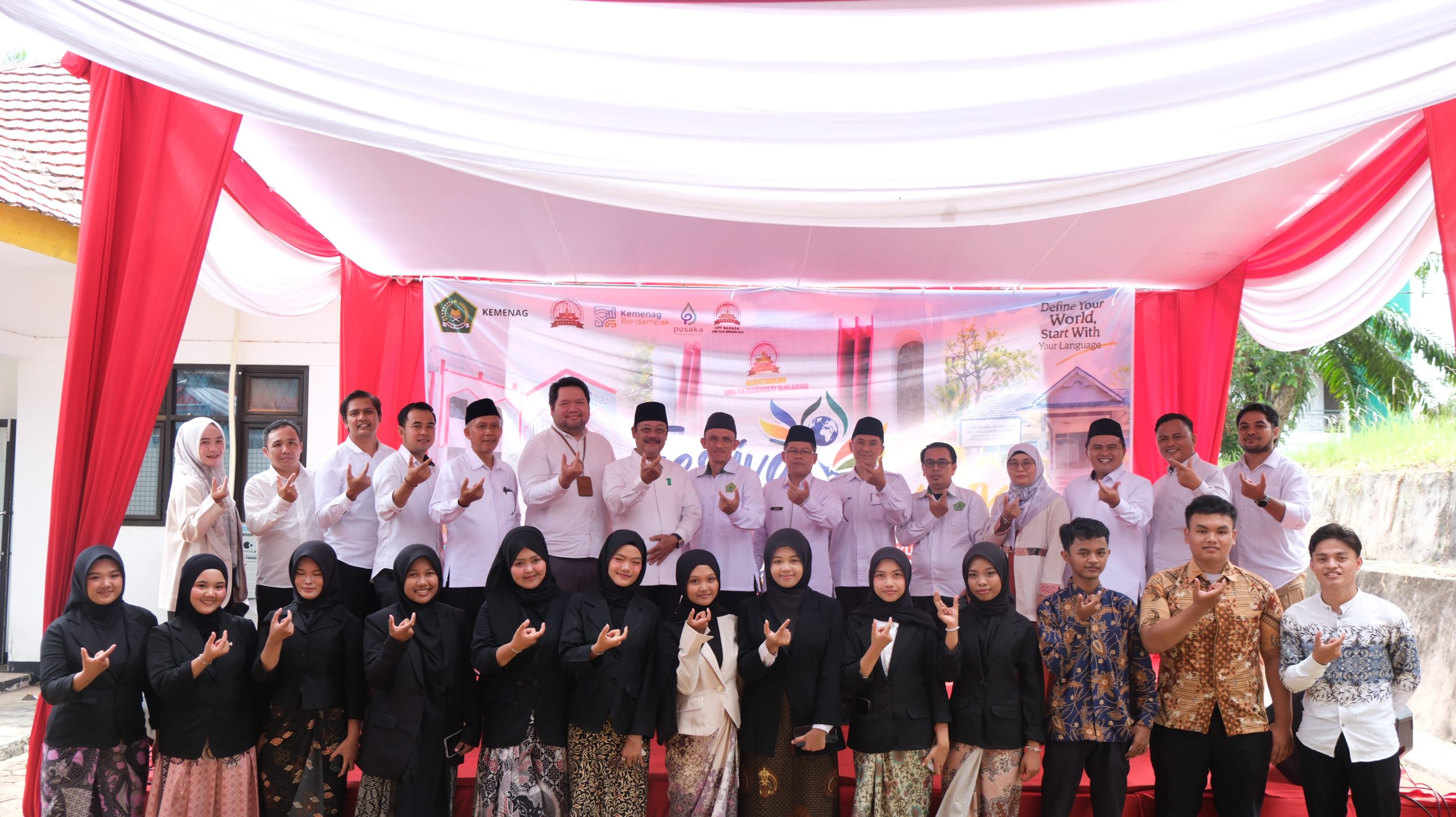 Read more about the article Festival Bulan Bahasa IX UIN FAS Bengkulu, Rektor Dorong Peningkatan Akreditasi Unggul dan Penguatan Kompetensi Bahasa