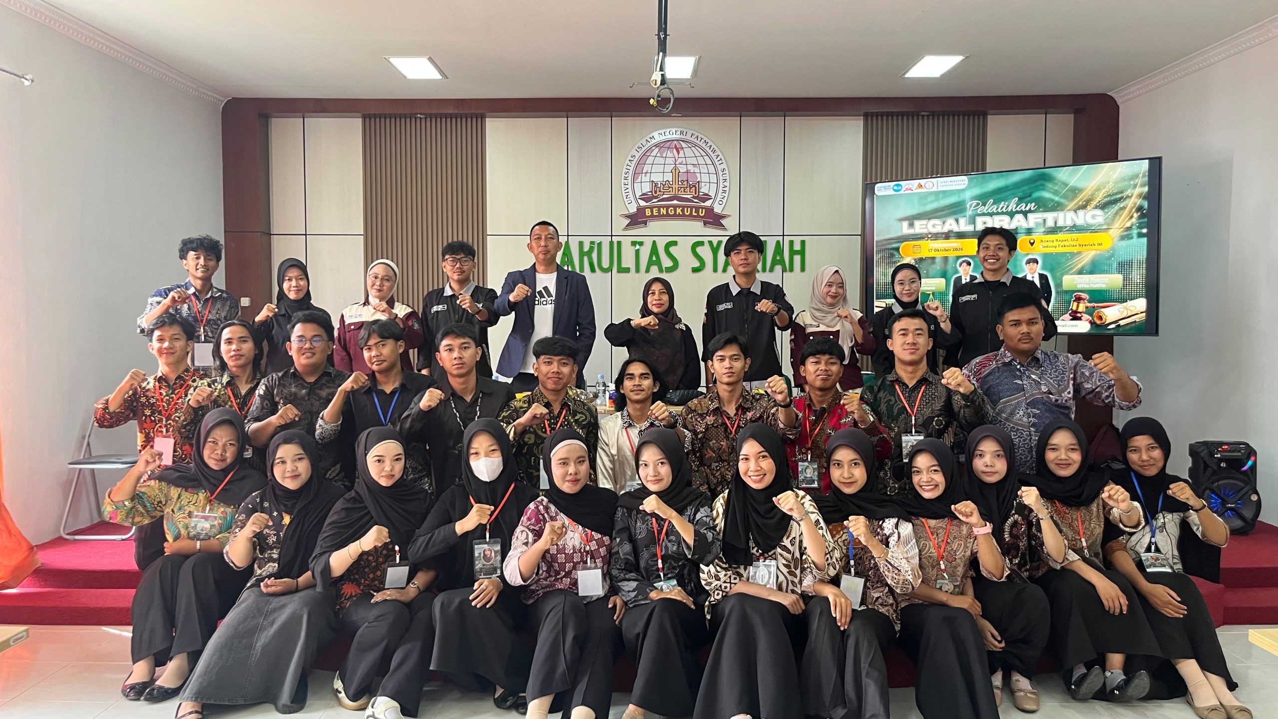 Read more about the article Dekan Fakultas Syariah Lantik 60 Anggota Baru KAPAS, Perkuat Kompetensi Calon Praktisi Hukum