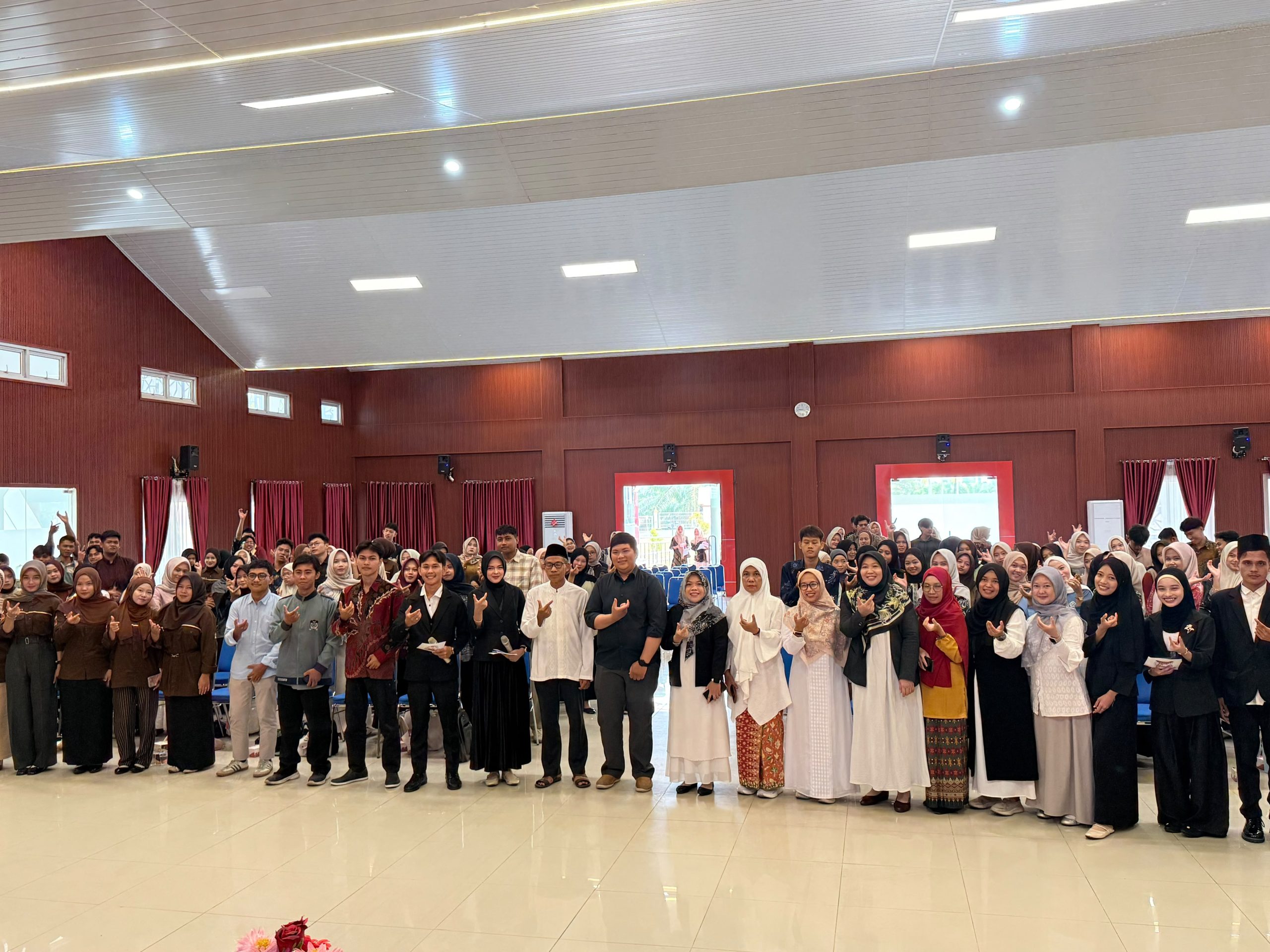 Read more about the article Dari Uang Saku ke Portofolio, FEBI UIN FAS Bengkulu Bekali 300 Mahasiswa dengan Literasi Keuangan dan Investasi Syariah